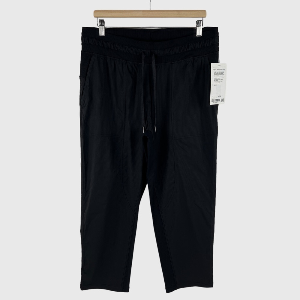 NWT Lululemon 2024 Dance Studio Mid-Rise Crop - Black